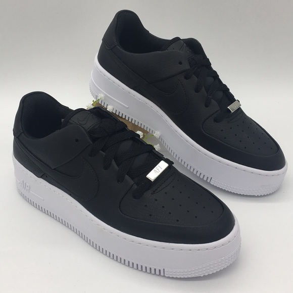 W AF1 SAGE LOW - Picture 2 of 8